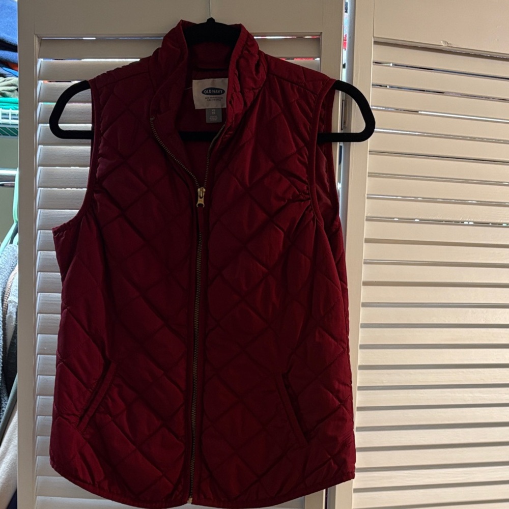 Old Navy Women's Quilted Vest - Deep Red